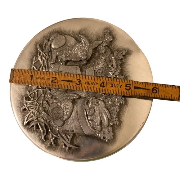 Metzke Cookie Tin Vintage Pewter Embossed Bunny Rabbits in a Garden - Picture 6 of 7